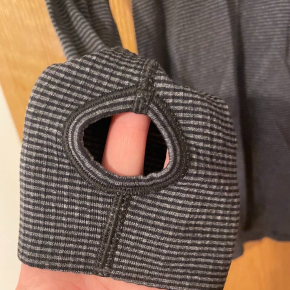 Striped Lululemon Long Sleeve Performance shirt, Size 10 - Picture 3 of 5